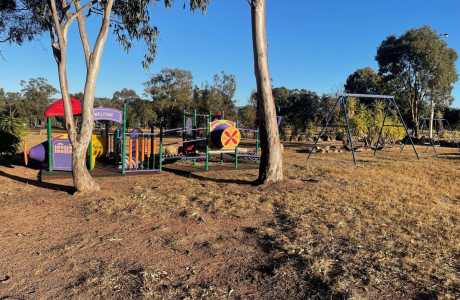 Kui Parks, Lake Leslie Tourist Park, Playground