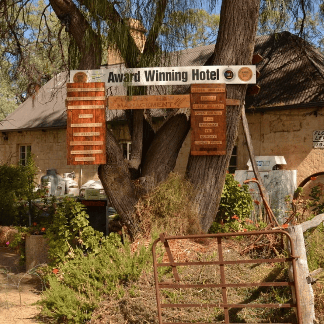 Historic Overland Corner Hotel