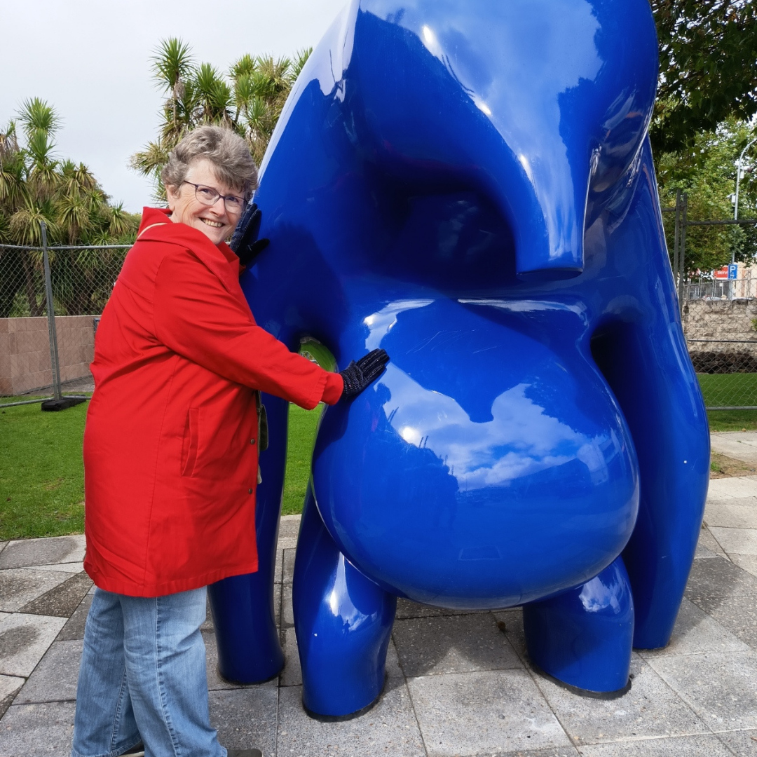 alison and peter huth blue blob