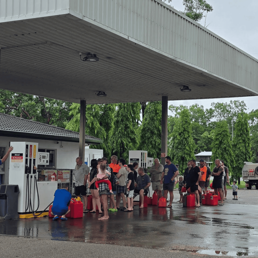 Crystal creek caravan park kui parks park service station