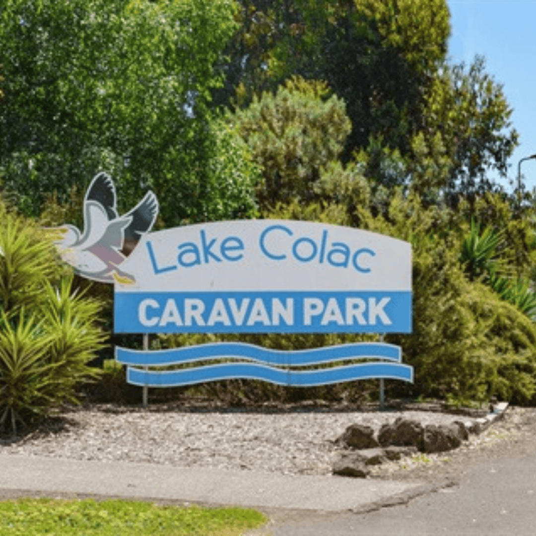 Lake Colac Holiday Park sign